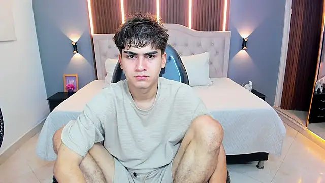 Tommy18   online show from 01-10-26, 03:41