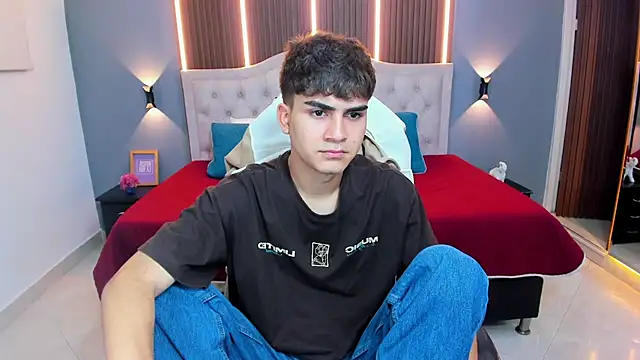 Tommy18   online show from 02-13-26, 03:35