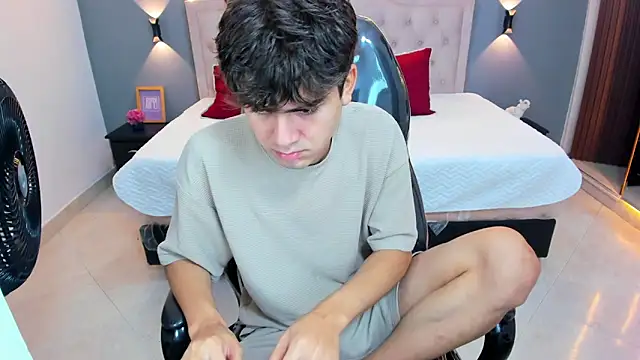 Tommy18   online show from 03-26-26, 03:45