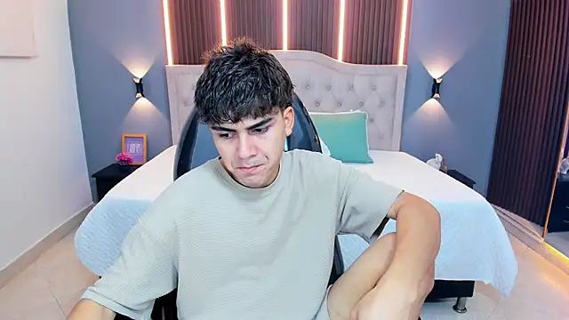 Tommy18   online show from 04-16-26, 03:29