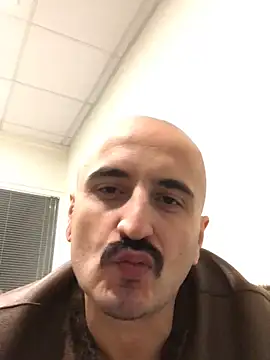 Snapshot of ilmaestoso chatting on 01-06-25, 11:42 ilmaestoso online show from 01-06-25, 11:42