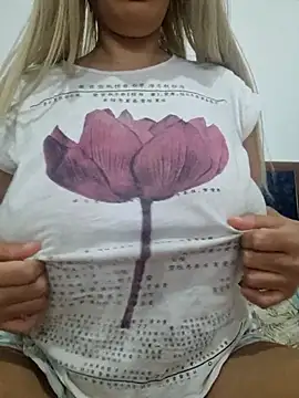 Snapshot of nonalona199999 chatting on 11-10-25, 02:32 nonalona199999 online show from 11-10-25, 02:32