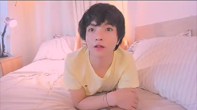 AllanYong18 online show from 11-21-25, 07:40