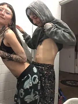 Snapshot of NubeZea chatting on 01-15-25, 04:25 NubeZea online show from 01-15-25, 04:25