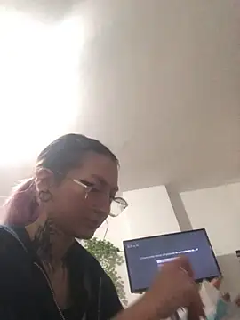 Snapshot of NubeZea chatting on 01-27-25, 05:25 NubeZea online show from 01-27-25, 05:25