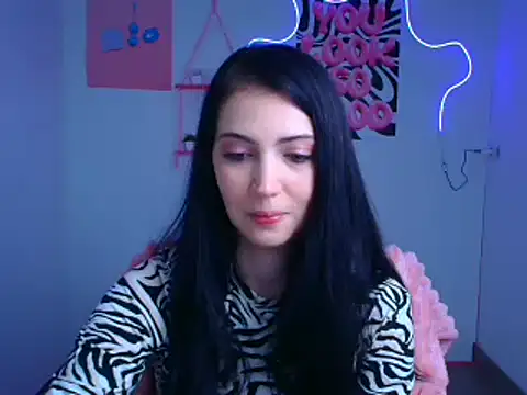 Snapshot of Amalia_amor chatting on 10-29-25, 06:37 Amalia amor online show from 10-29-25, 06:37