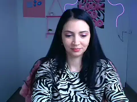 Snapshot of Amalia_amor chatting on 11-12-25, 06:36 Amalia amor online show from 11-12-25, 06:36