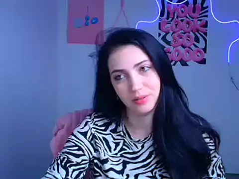 Snapshot of Amalia_amor chatting on 11-17-25, 06:41 Amalia amor online show from 11-17-25, 06:41