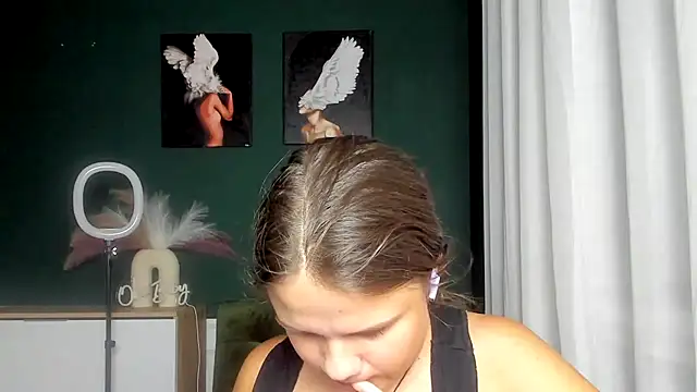 AdeleCruz online show from 07-06-26, 03:36