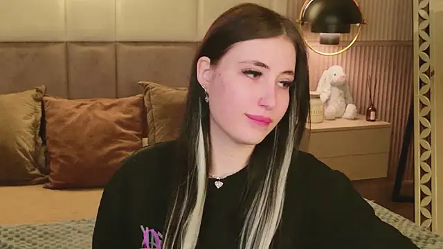 EmmaLawrens online show from 04-26-26, 10:46