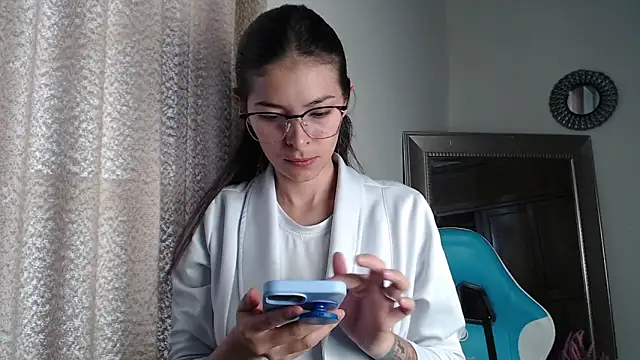 Snapshot of Aleska_Miami chatting on 09-17-25, 01:46 Aleska Miami online show from 09-17-25, 01:46