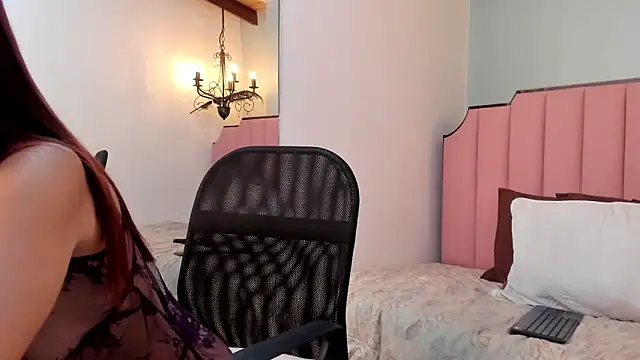 KarenSims online show from 12-17-25, 10:10