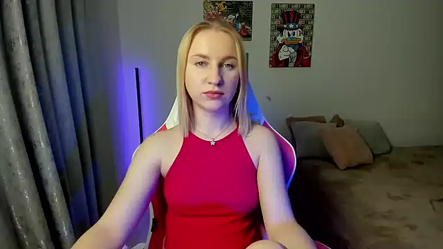 Snapshot of BeautyBlondy chatting on 01-21-25, 06:22 BeautyBlondy online show from 01-21-25, 06:22