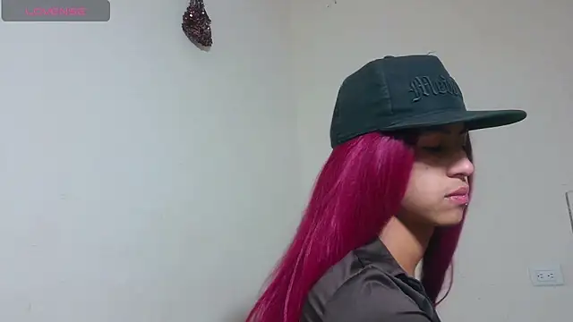 boysLittle online show from 02-08-26, 07:23