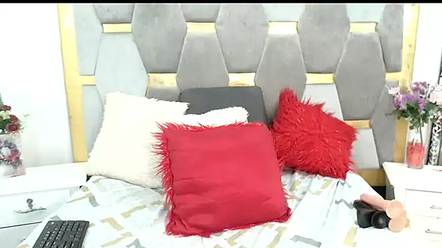 Snapshot of electrastunningx chatting on 02-01-25, 02:45 electrastunningx online show from 02-01-25, 02:45