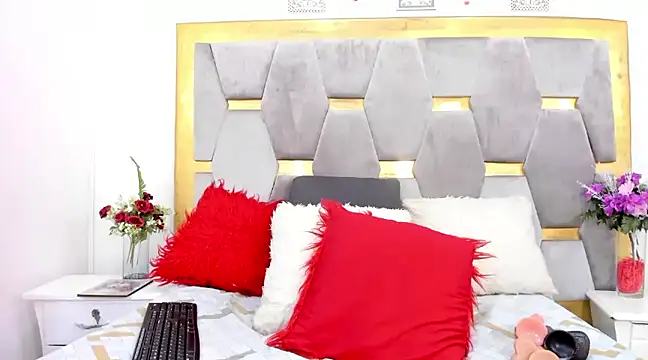 Snapshot of electrastunningx chatting on 02-27-25, 01:49 electrastunningx online show from 02-27-25, 01:49