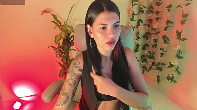 Snapshot of valu_557 chatting on 09-18-25, 10:23 valu 557 online show from 09-18-25, 10:23