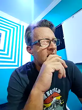 itsmeyes69 online show from 01-18-25, 09:02