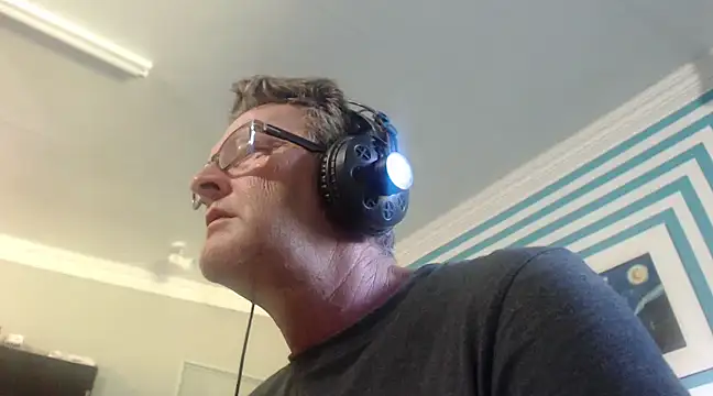 itsmeyes69 online show from 01-20-25, 06:53