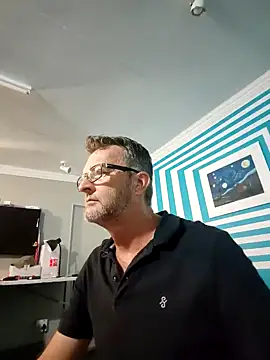 itsmeyes69 online show from 01-29-25, 08:35