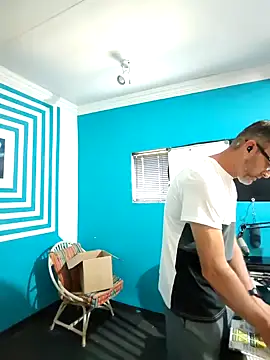 itsmeyes69 online show from 02-03-25, 09:08