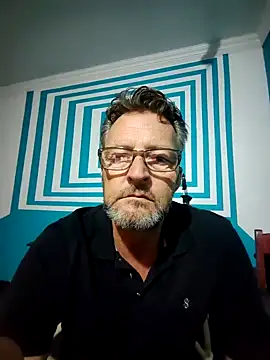 itsmeyes69 online show from 02-11-25, 10:18