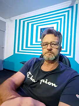 itsmeyes69 online show from 02-17-25, 08:04