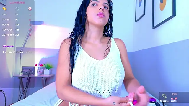 Snapshot of hotiergirl chatting on 09-27-25, 12:21 hotiergirl online show from 09-27-25, 12:21