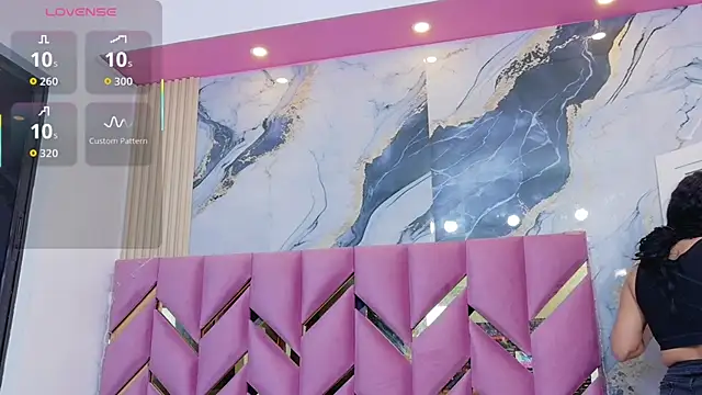 Snapshot of hotiergirl chatting on 11-15-25, 12:23 hotiergirl online show from 11-15-25, 12:23