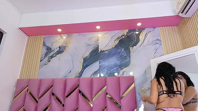 Snapshot of hotiergirl chatting on 11-17-25, 12:11 hotiergirl online show from 11-17-25, 12:11