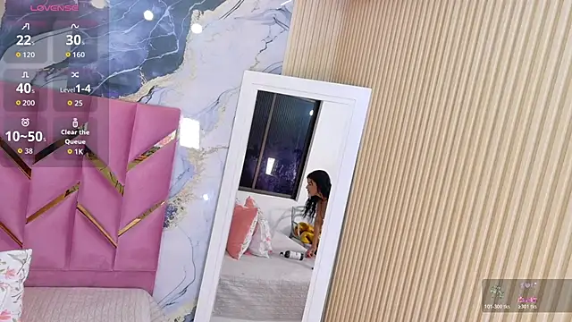 Snapshot of hotiergirl chatting on 11-28-25, 01:03 hotiergirl online show from 11-28-25, 01:03