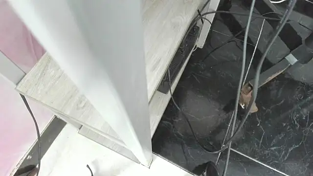 TaniaBellini online show from 04-18-26, 12:42