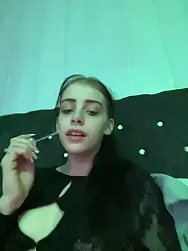 Snapshot of VioletxBlue chatting on 01-14-25, 07:11 VioletxBlue online show from 01-14-25, 07:11