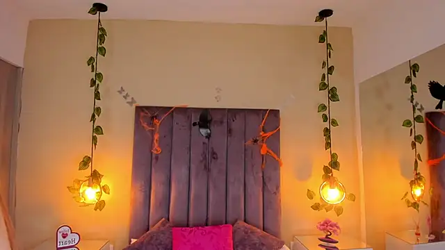 Snapshot of Dahlia_Rousse chatting on 10-11-25, 10:30 Dahlia Rousse online show from 10-11-25, 10:30