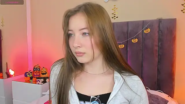 Snapshot of Dahlia_Rousse chatting on 10-21-25, 10:43 Dahlia Rousse online show from 10-21-25, 10:43