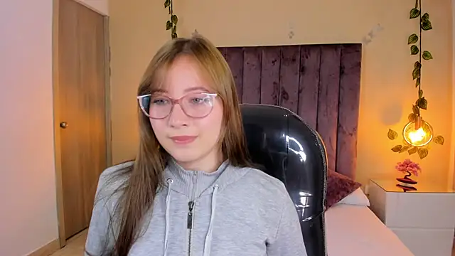 Snapshot of Dahlia_Rousse chatting on 10-27-25, 09:19 Dahlia Rousse online show from 10-27-25, 09:19