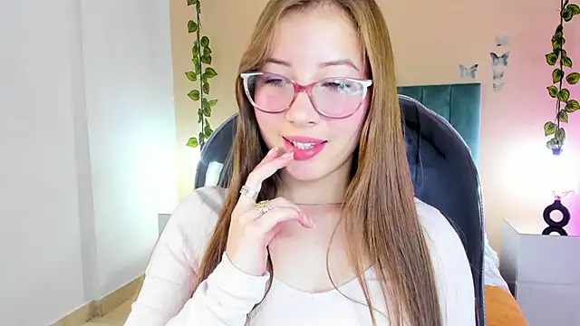 Snapshot of Dahlia_Rousse chatting on 11-30-25, 08:51 Dahlia Rousse online show from 11-30-25, 08:51