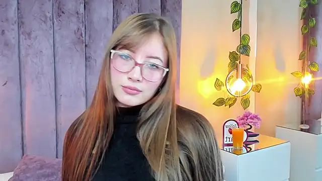 Snapshot of Dahlia_Rousse chatting on 12-17-25, 05:02 Dahlia Rousse online show from 12-17-25, 05:02