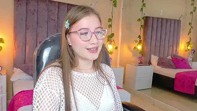 Dahlia Rousse online show from 02-19-26, 06:31