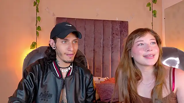 Dahlia Rousse online show from 07-19-26, 06:06