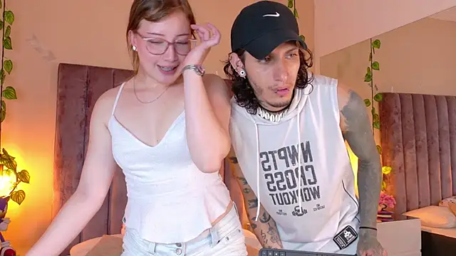 Dahlia Rousse online show from 07-22-26, 04:26