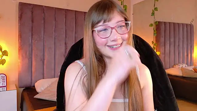 Dahlia Rousse online show from 08-06-26, 04:47