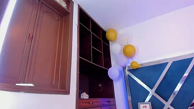 Snapshot of LucineArias chatting on 12-05-25, 01:31 LucineArias online show from 12-05-25, 01:31