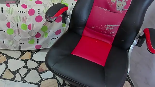 Snapshot of CamyMature chatting on 01-27-25, 09:11 CamyMature online show from 01-27-25, 09:11