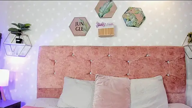 Elise-Leyton online show from 03-09-25, 02:10