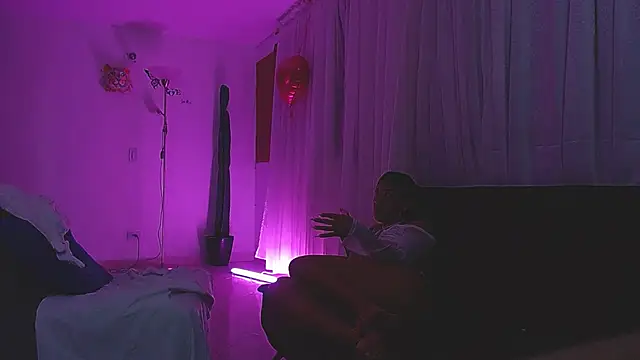 Snapshot of Katalina_Rosee chatting on 03-19-25, 01:10 Katalina Rosee online show from 03-19-25, 01:10