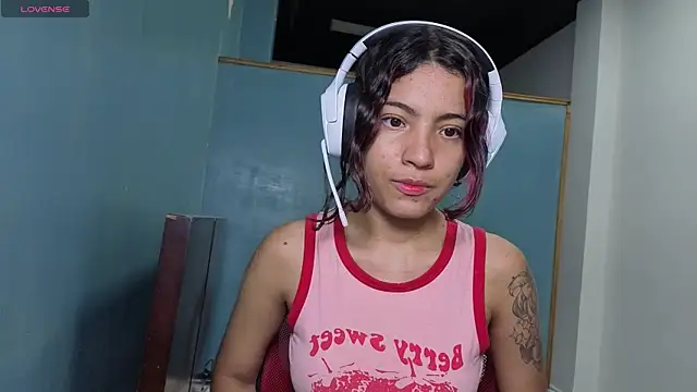 Lovelyamyy online show from 11-12-25, 02:23