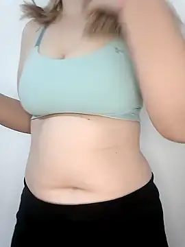 Snapshot of blondaf chatting on 02-01-25, 03:07 blondaf online show from 02-01-25, 03:07