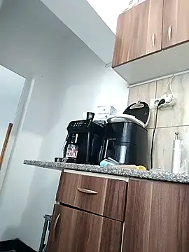 Snapshot of blondaf chatting on 09-22-25, 04:25 blondaf online show from 09-22-25, 04:25