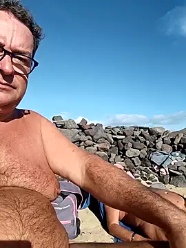 MountJohnXL online show from 12-17-25, 03:29